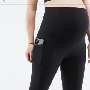 Fabletics Maternity 7/8 Black Leggings